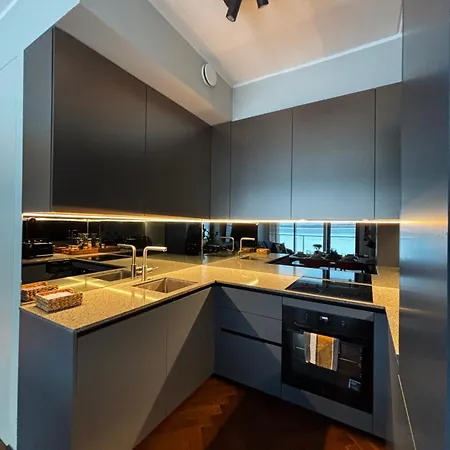 شقة Waterfront Luxury With Sauna Terrace And Parking *